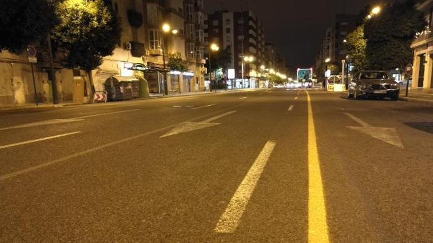 Las calles de Valencia amanecen con la línea de oro del Medio Maratón