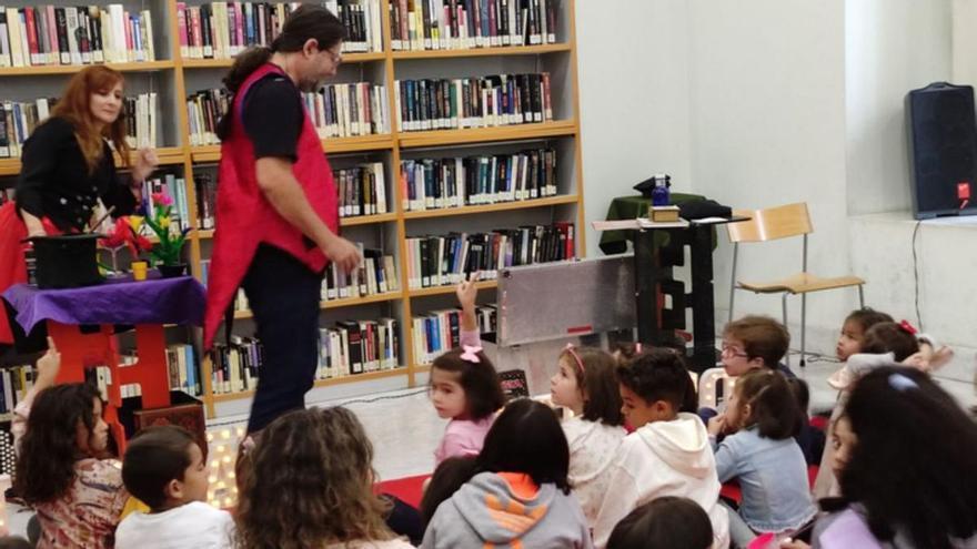 Los cuentos toman vida en la biblioteca de Benavente