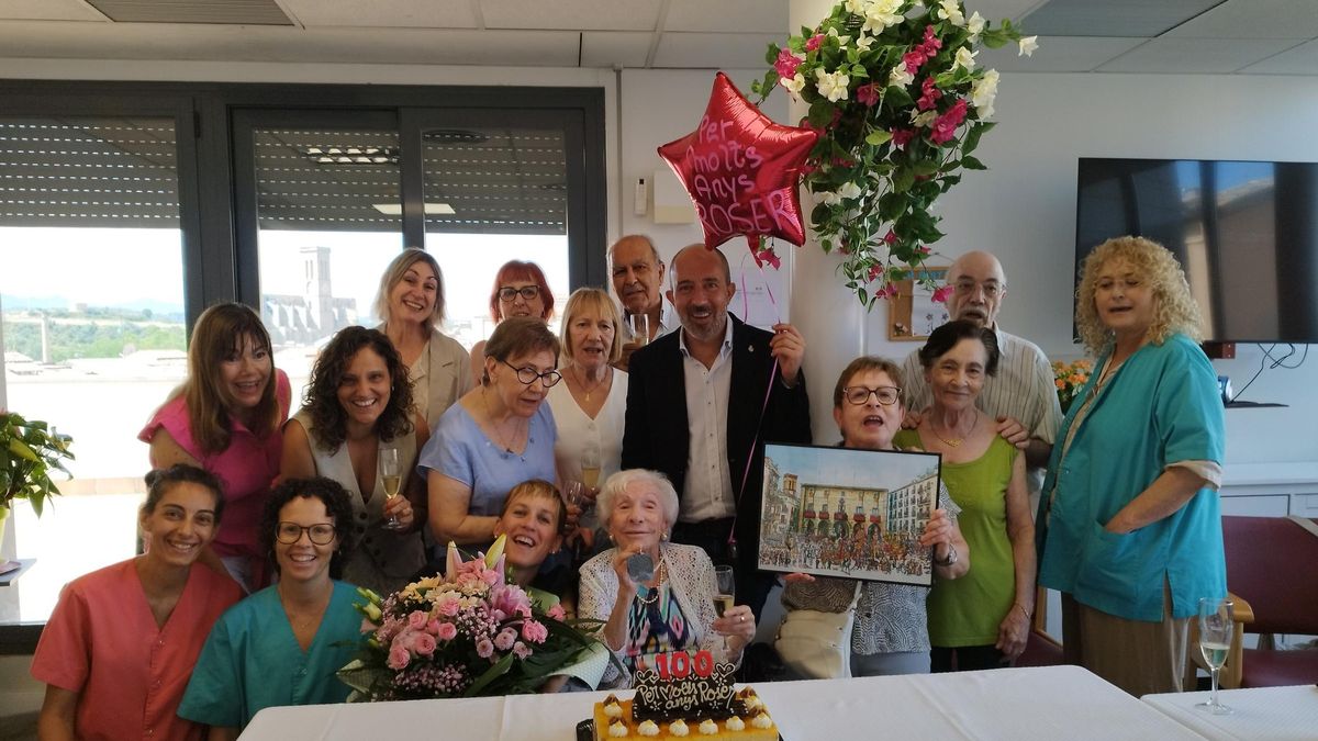 Imatge de la celebració en homenatge a Roser Manubens que el mes passat va fer 100 anys