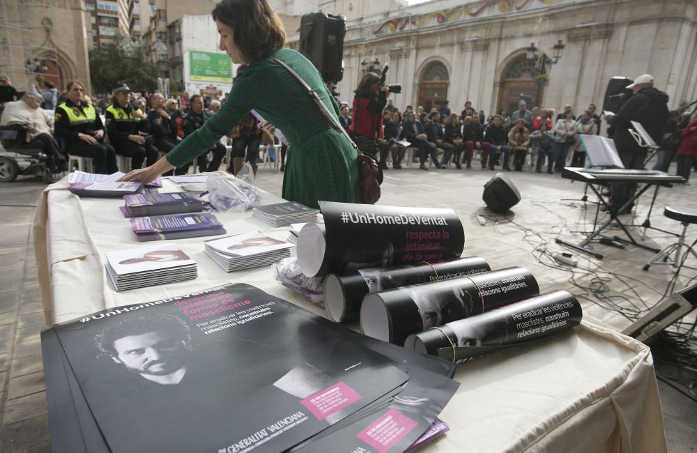 Castelló homenajea a las víctimas de la violencia machista