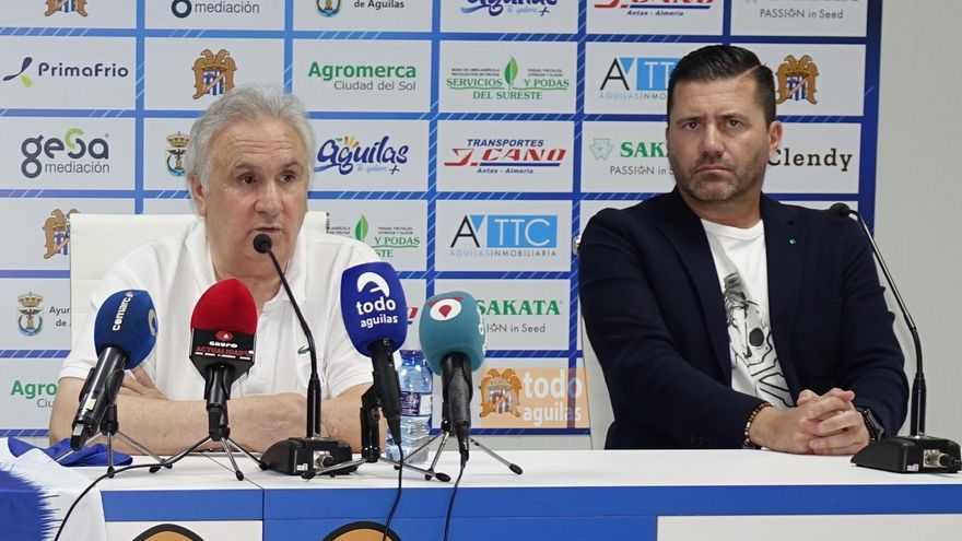 Pedro Reverte seguirá otro año más como director deportivo del Águilas