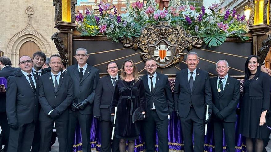 DEVOCIÓN. La alcaldesa de Castelló reconoce el trabajo de las cuatro cofradías de la ciudad en su esfuerzo por mantener las tradiciones. | ERIK PRADAS