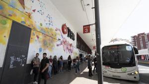 Estación de autobuses de Tarragona, con una de las paradas del bus alternativo.