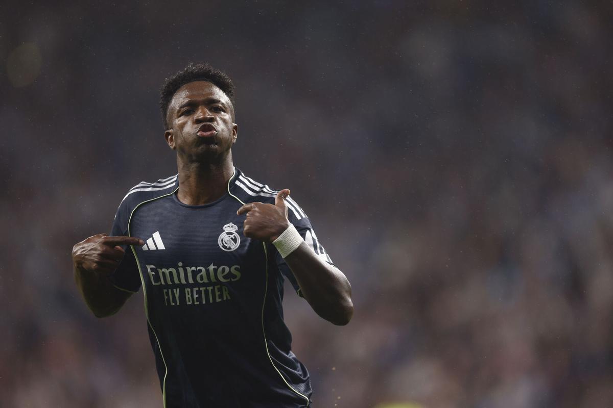 Vinicius celebra un gol con el Real Madrid