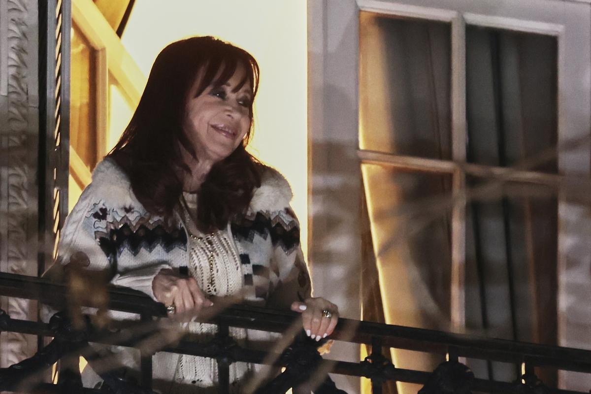 Un jutge atorga la presó domiciliària per a Cristina Kirchner Un jutge atorga la presó domiciliària per a Cristina Kirchner