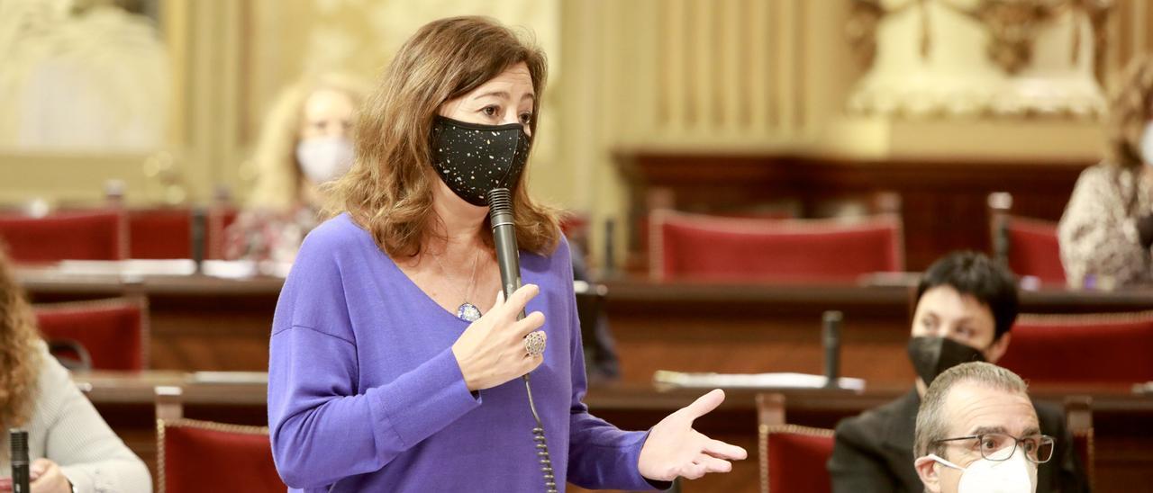 Armengol e Yllanes, en el pleno de ayer del Parlament