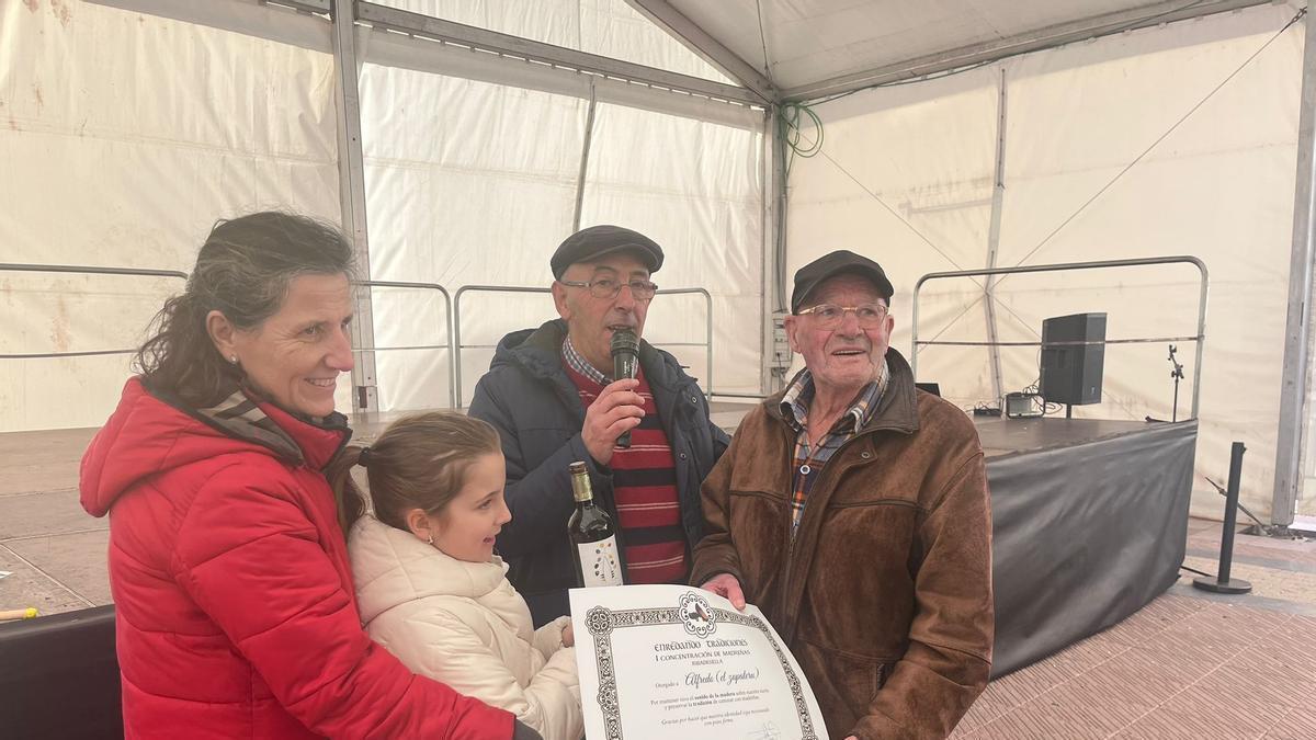 Ribadesella celebra una singular jornada de actividades en torno a les madreñes