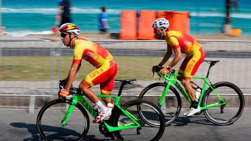 &quot;Purito&quot; Rodríguez y Alejandro Valverde, entrenándose en Río de Janeiro.