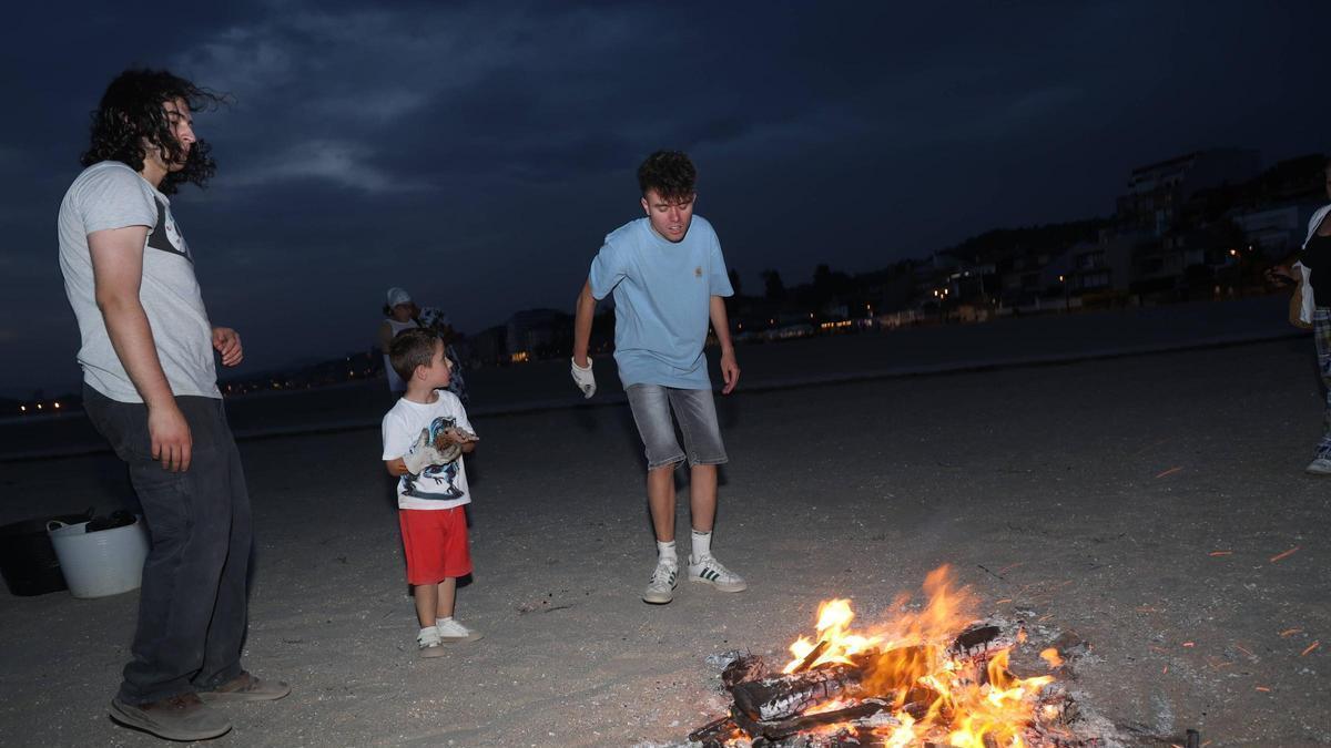 El fuego estuvo bajo control toda la noche.