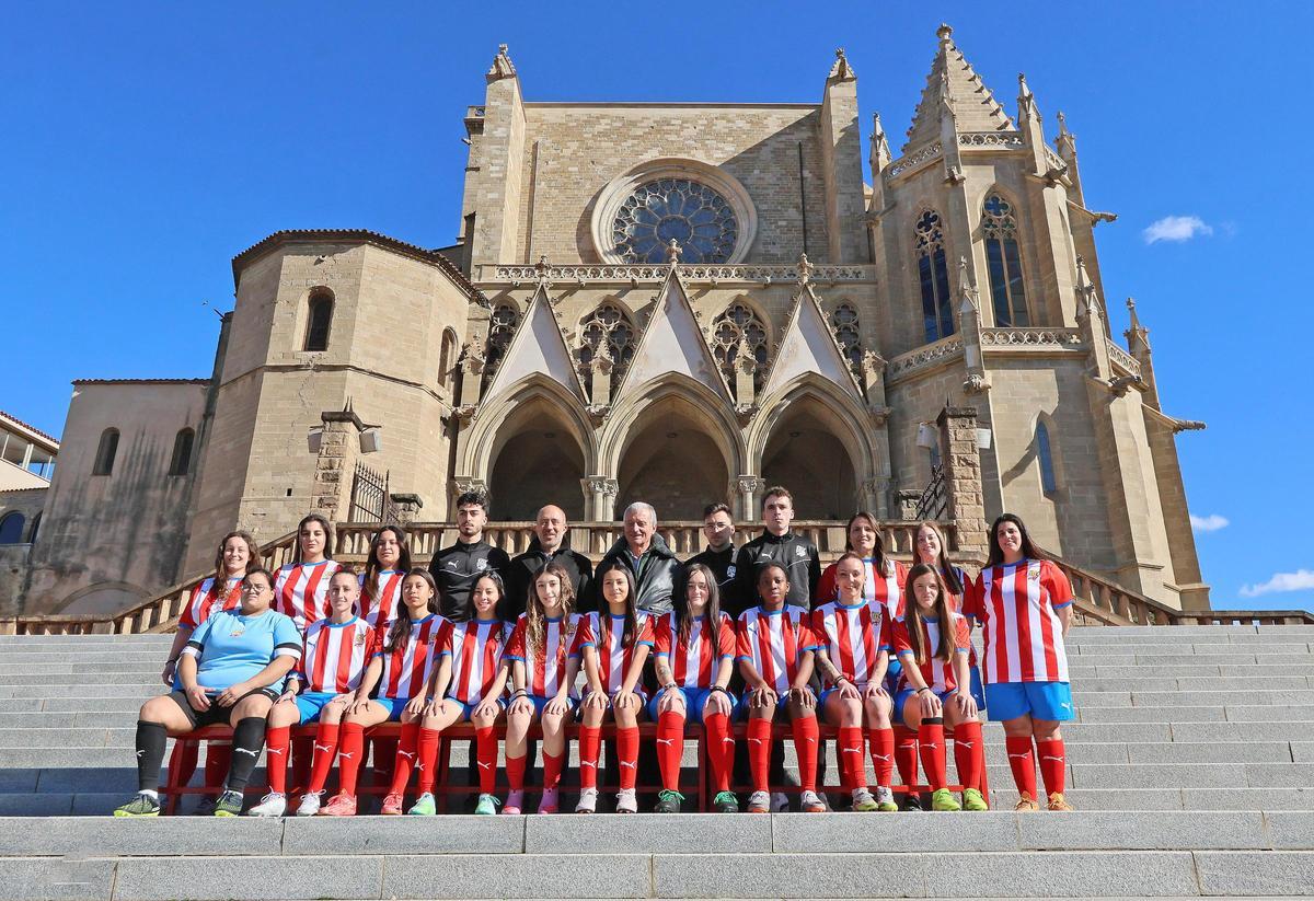 Imatges de la sessió fotogràfica a la Seu del Centre d'Esports Manresa