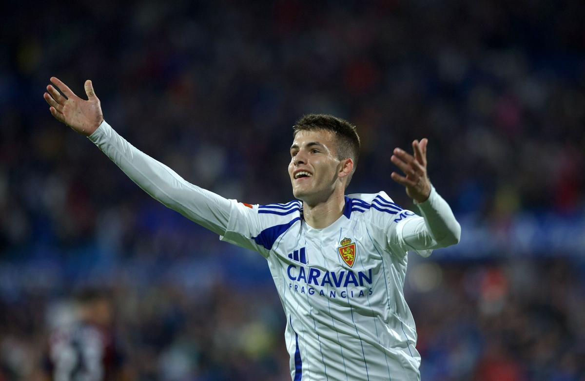 Bazdar celebra el gol que supuso la victoria ante el Levante en La Romareda en la 24-25, su mejor tanto hasta ahora.