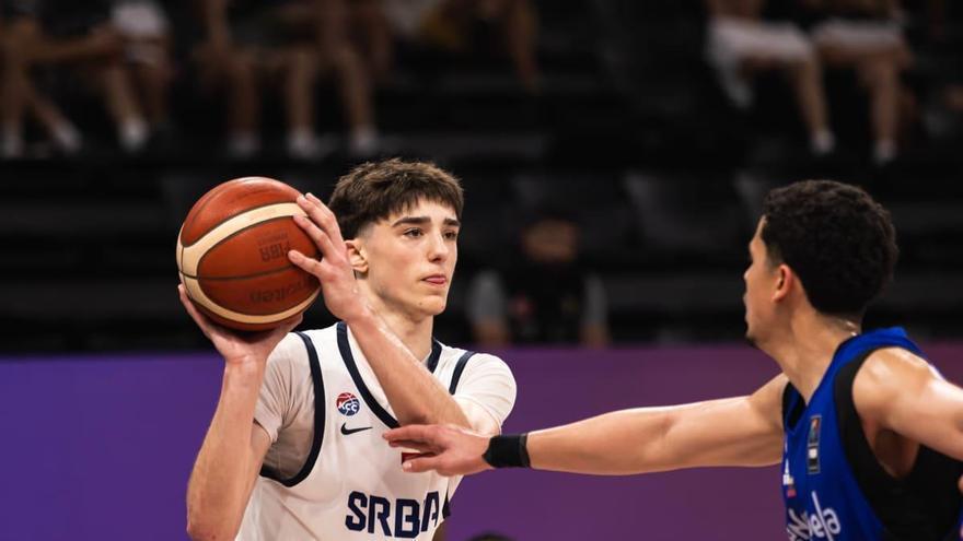 Matija Lukic, base del Casademont Zaragoza, sigue con paso firme con Serbia en el Mundial U17