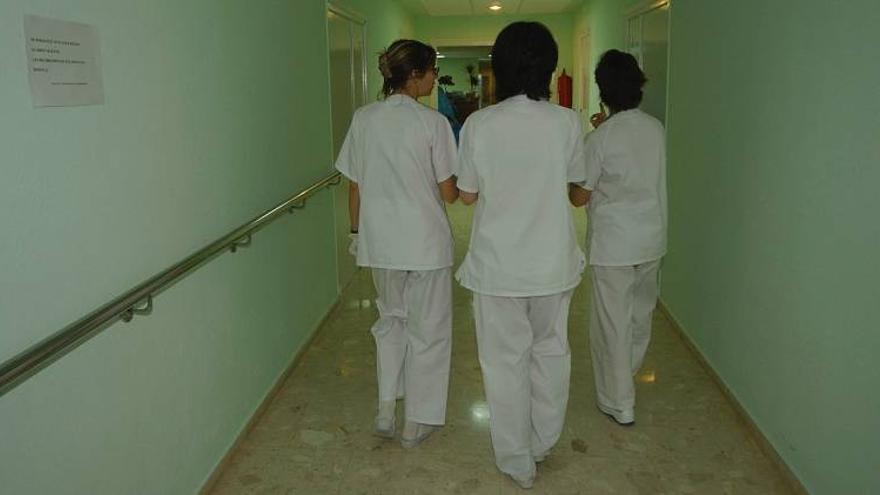 El malestar de las enfermeras provoca las primeras dimisiones