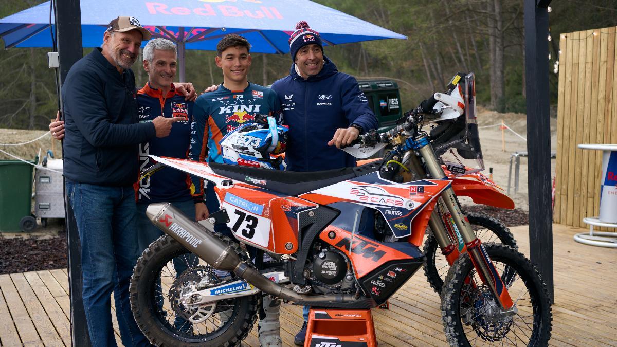 Canet, flanqueado por Viladoms y Nani Roma en Castellolí