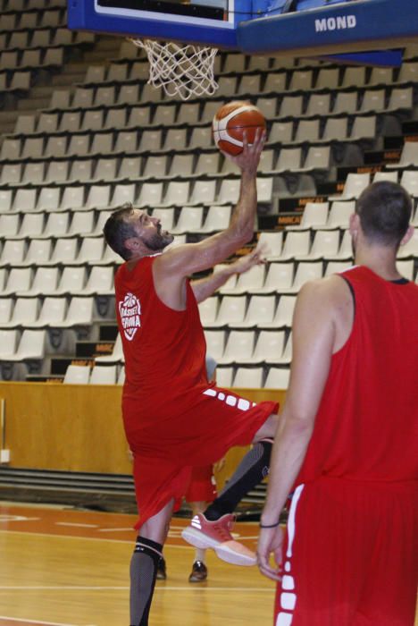 Entrenament del Bàsquet Girona a Fontajau