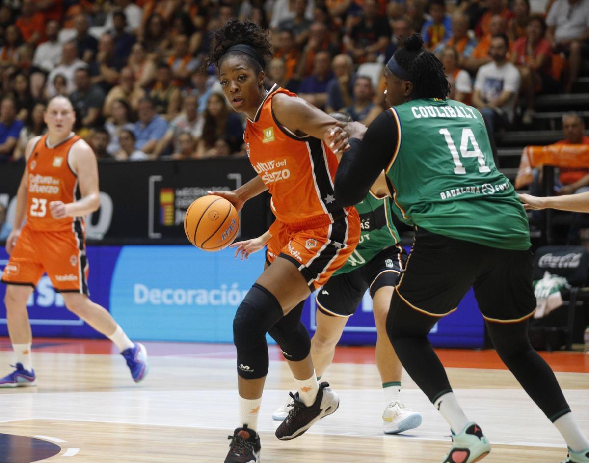 Mavunga y Coulibaly, en el partido de la primera vuelta en La Fonteta