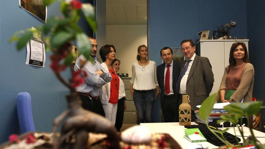 Visita al SAVA del consejero de Justicia en 2013.