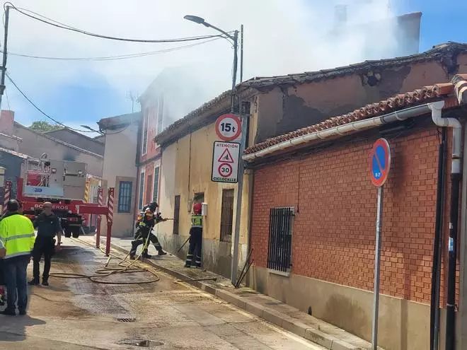 GALERÍA | Incendio en una vivienda de Moraleja del Vino