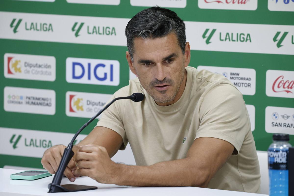 La presentación de Víctor Sánchez como jugador de la primera plantilla del Córdoba CF, en imágenes La presentación de Víctor Sánchez como jugador de la primera plantilla del Córdoba CF, en imágenes