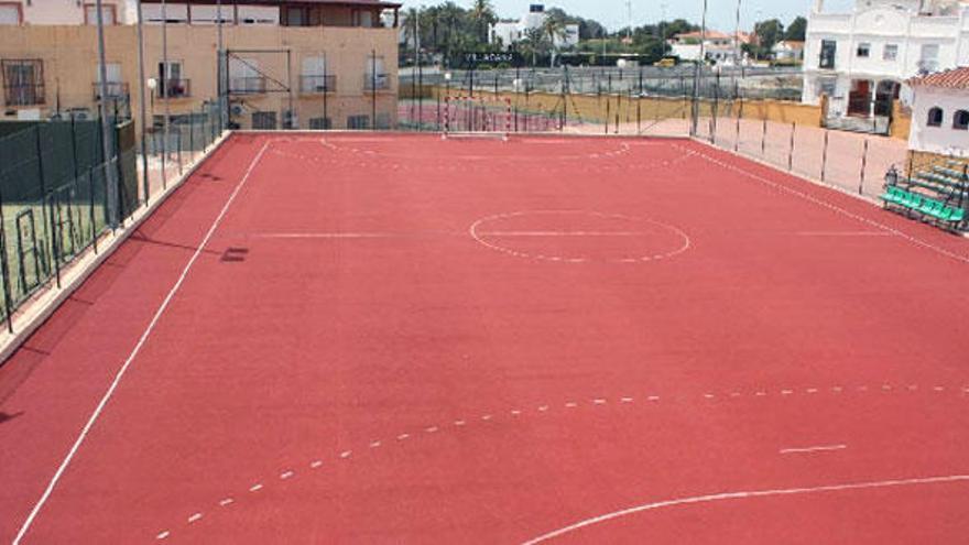 Los cursos deportivos del verano en Estepona exponen las inscripciones.