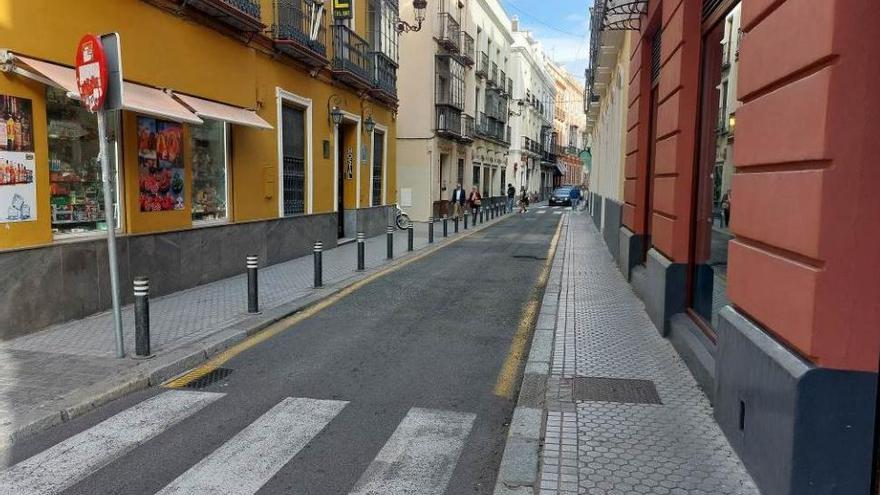 Vídeo | Vecinos y comerciantes se preparan para el inicio de las obras en la calle Trajano