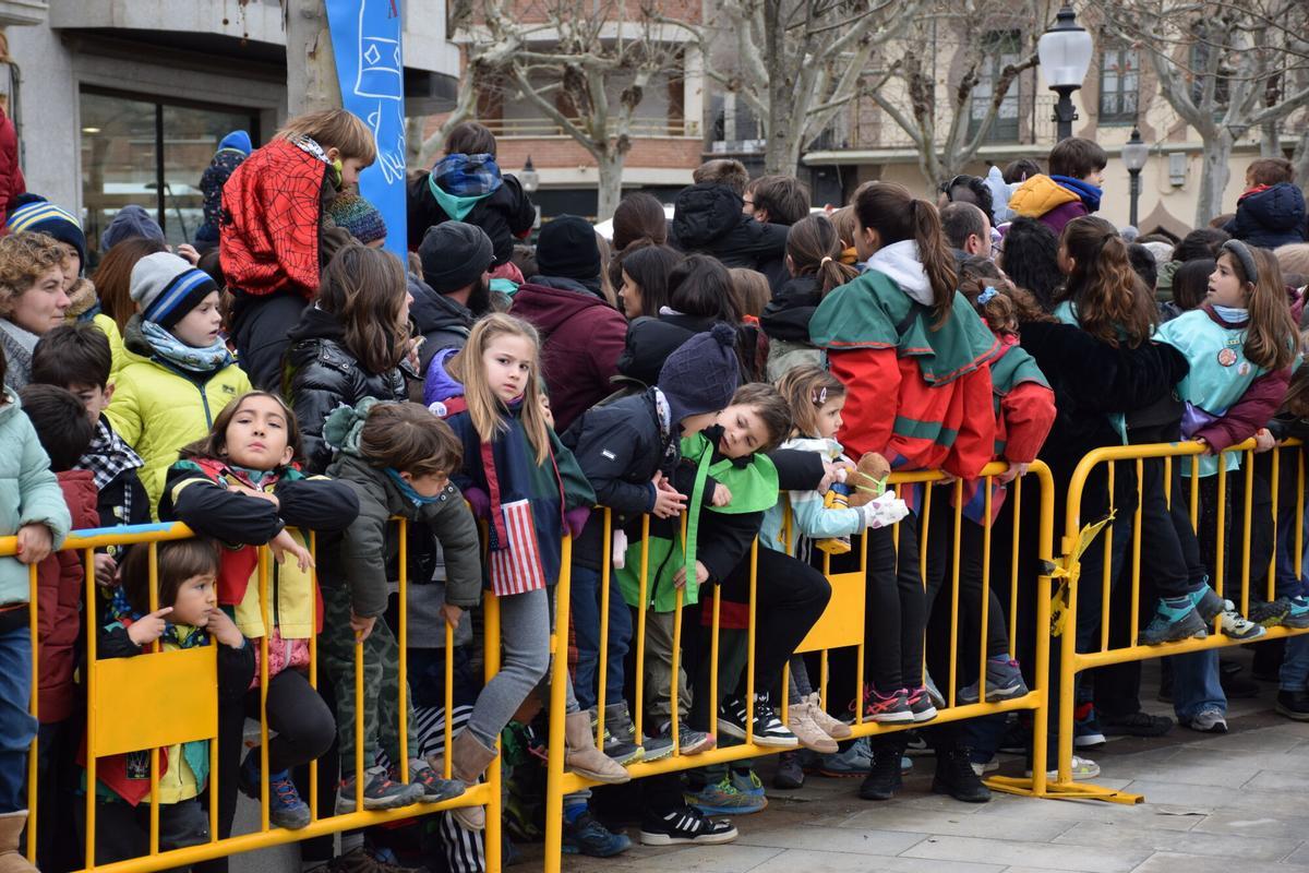 Els infants de Solsona fan ballar els gegantons del Carnaval Els infants de Solsona fan ballar els gegantons del Carnaval