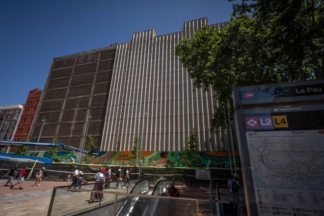 Herido un hombre en el metro de Barcelona al intentar mediar en una pelea multitudinaria