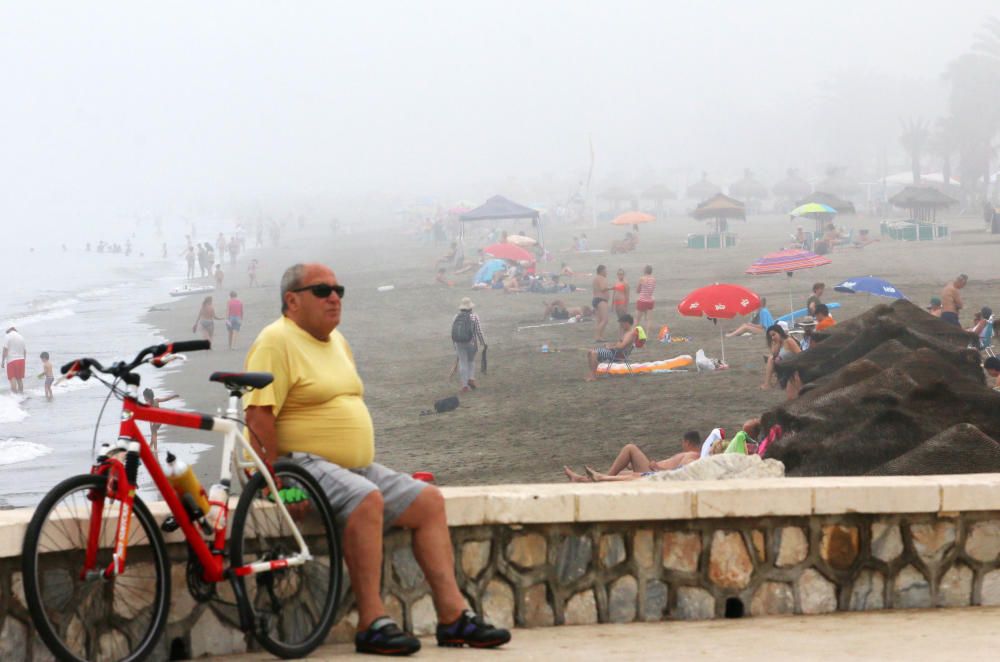 La niebla cubre Málaga.