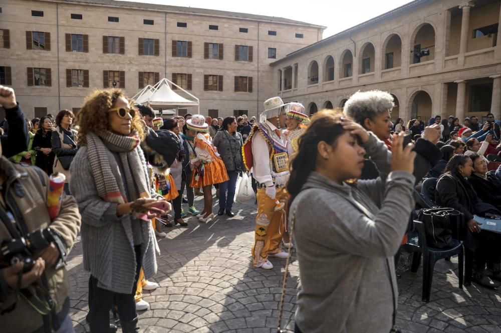 Am Internationalen Tag der Migranten (Sonntag, 18.12.) präsentierte sich Palma als multikulturelle Stadt. Beim Festival der Kulturen nahmen 16 Länder teil.