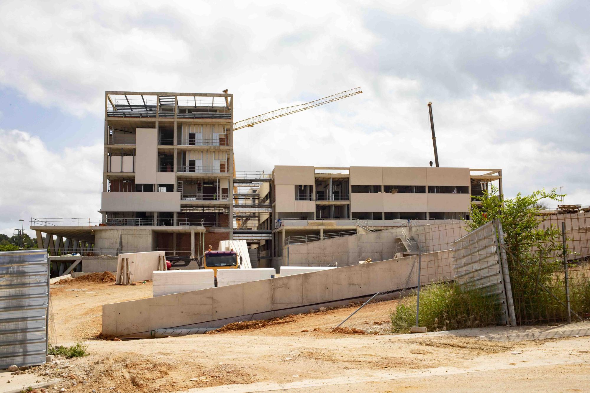 La construcción del nuevo hospital de Ontinyent sigue a buen ritmo.