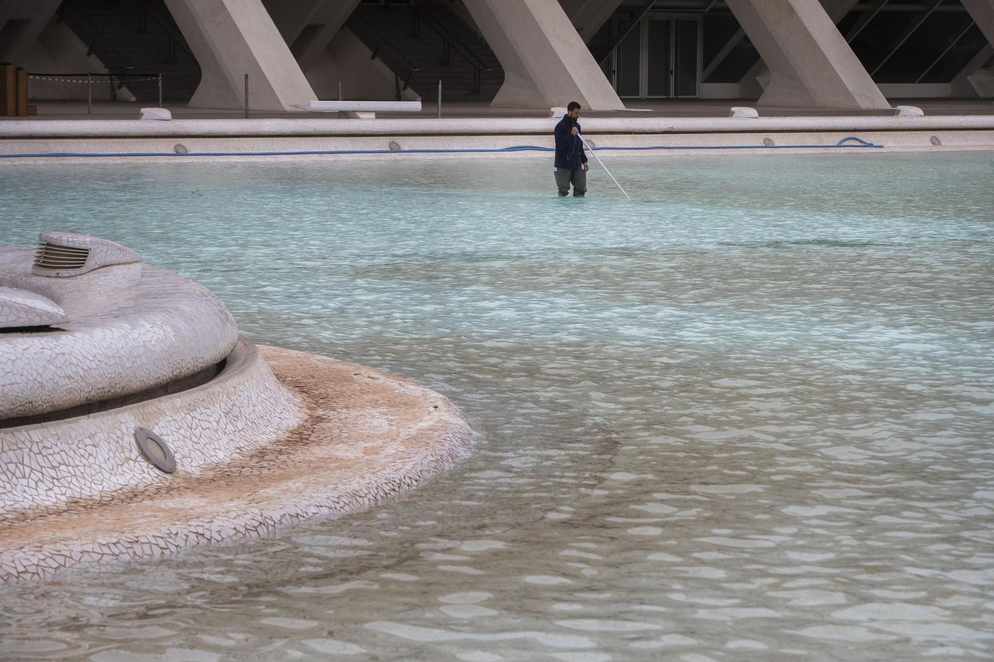 El polvo rojo del sahara "tiñe" la Ciudad de las Ciencias