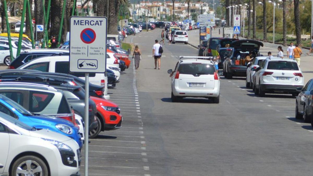 El passeig d’Empuriabrava, un espai molt concorregut