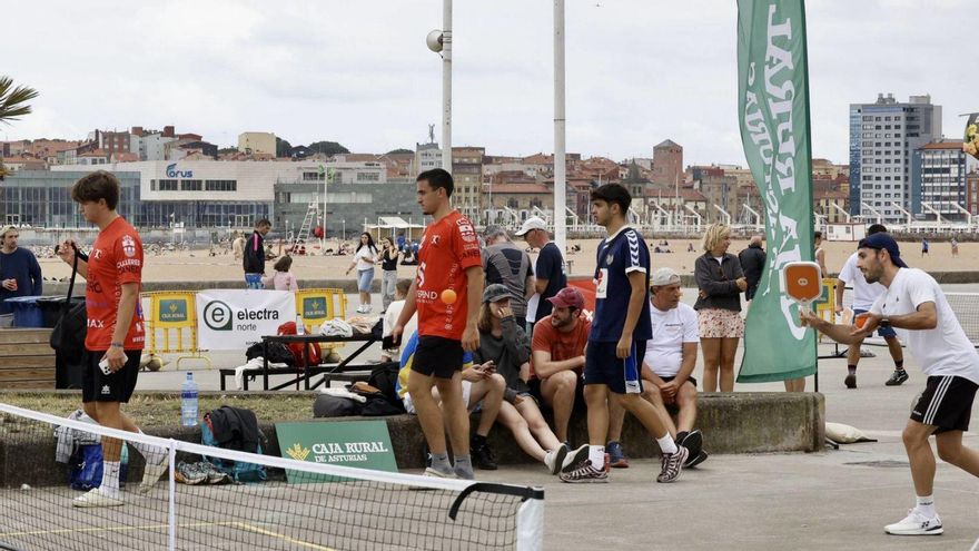 El pickleball se hace hueco en Gijón