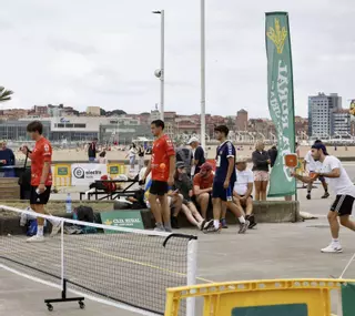 El pickleball se hace hueco en Gijón