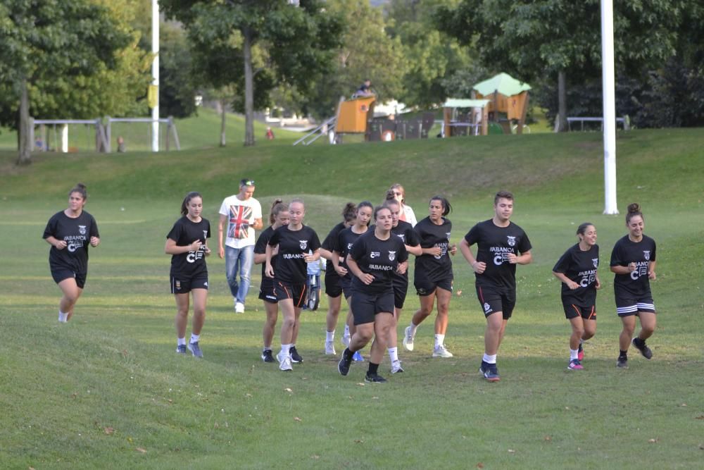 El equipo coruñés inicia la pretemporada con el objetivo de ascender y consolidarse - "Queremos regresar a Primera, pero para quedarnos", afirma el técnico Jorge Basanta.