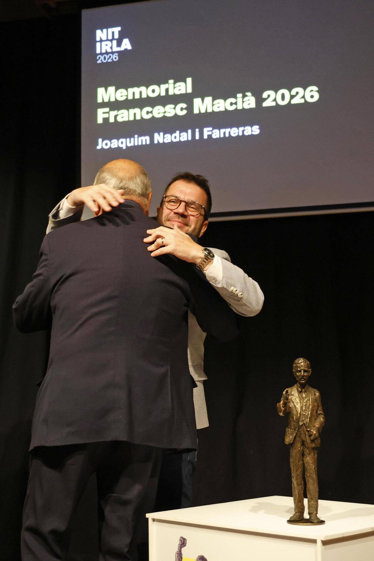 La Fundació Irla premia la tasca de Joaquim Nadal per la seva contribució al foment del català.