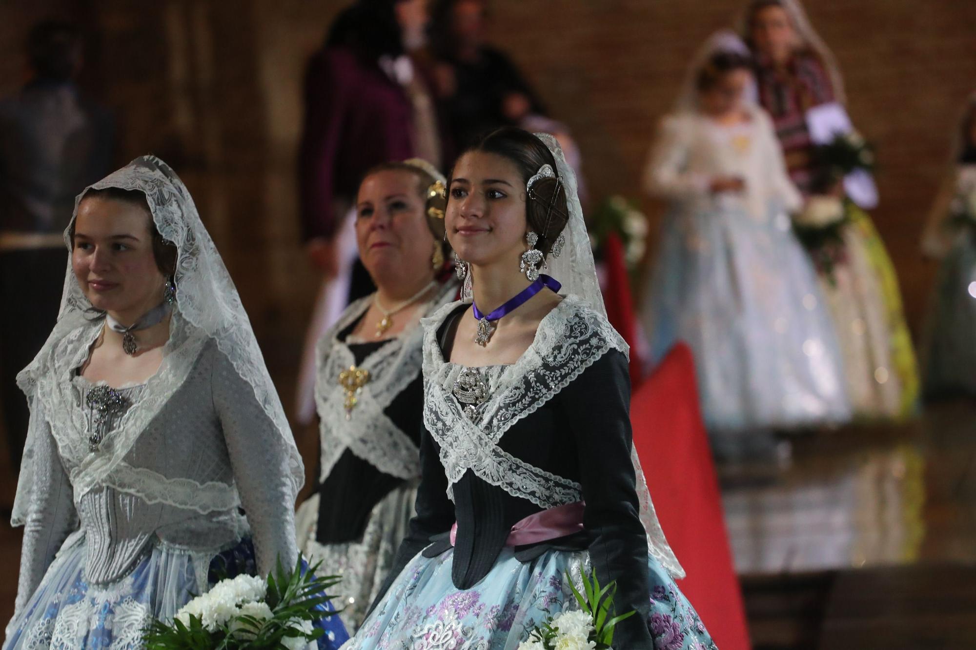 Búscate en el primer día de ofrenda por la calle de la Paz (entre las 22:00 a las 24:00 horas)