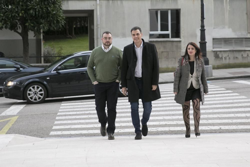 Asamblea con Pedro Sánchez en Oviedo