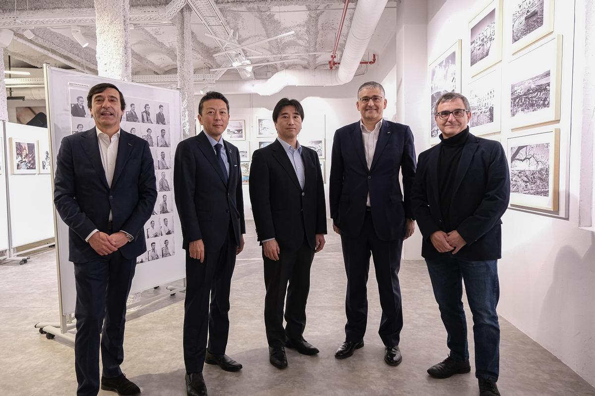 Pedro, Toshi, Shin, Eduardo i Jordi a la inauguració.