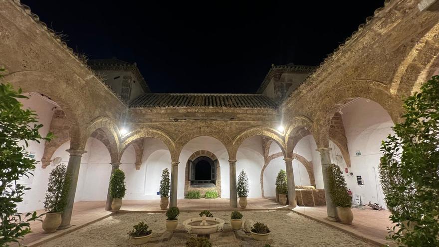 Finalizan en Priego las obras de renovación de la iluminación eficiente de las Carnicerías Reales