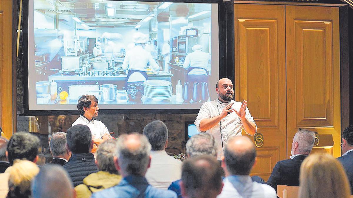 Un momento de la intervención de Alberto Rodríguez, profesor del Basque Culinary Center (BCC), en el Palacio de la Oliva.