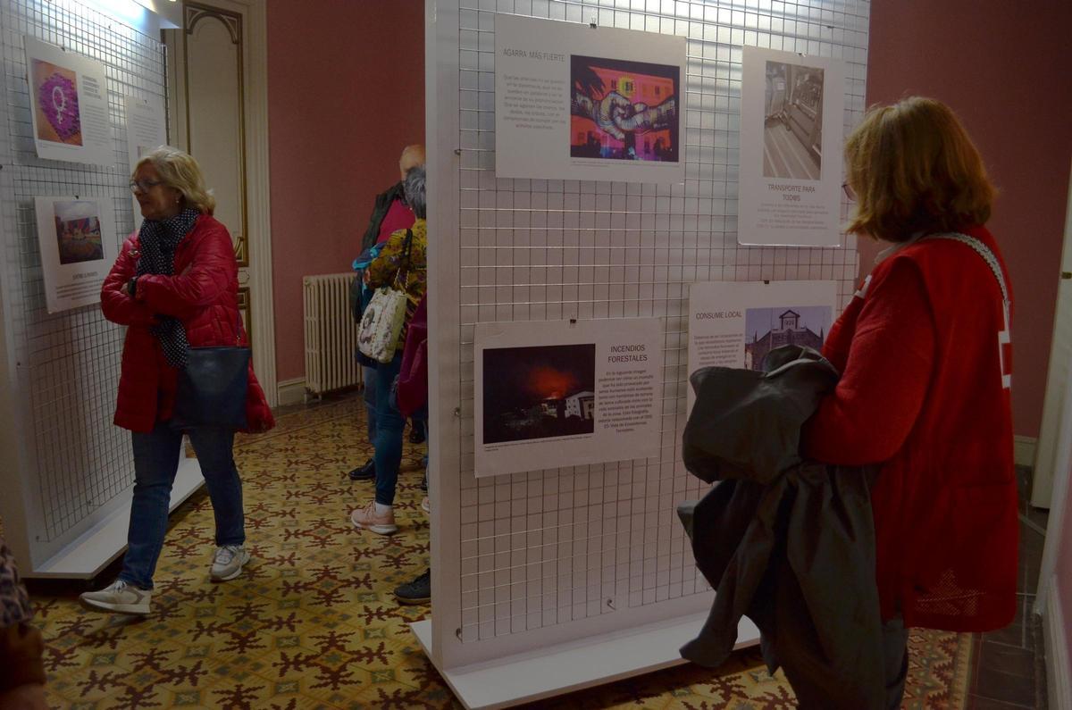 Inauguración de la exposición "El aula en la calle y la calle en el aula" en Benavente.
