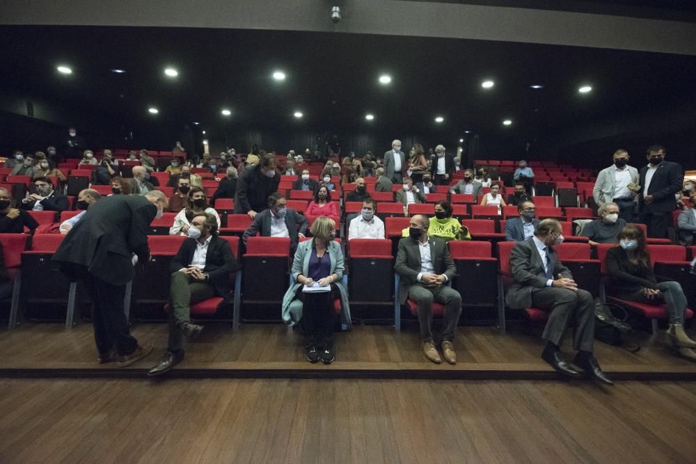 Vista de les autoritats abans de començar l'acte