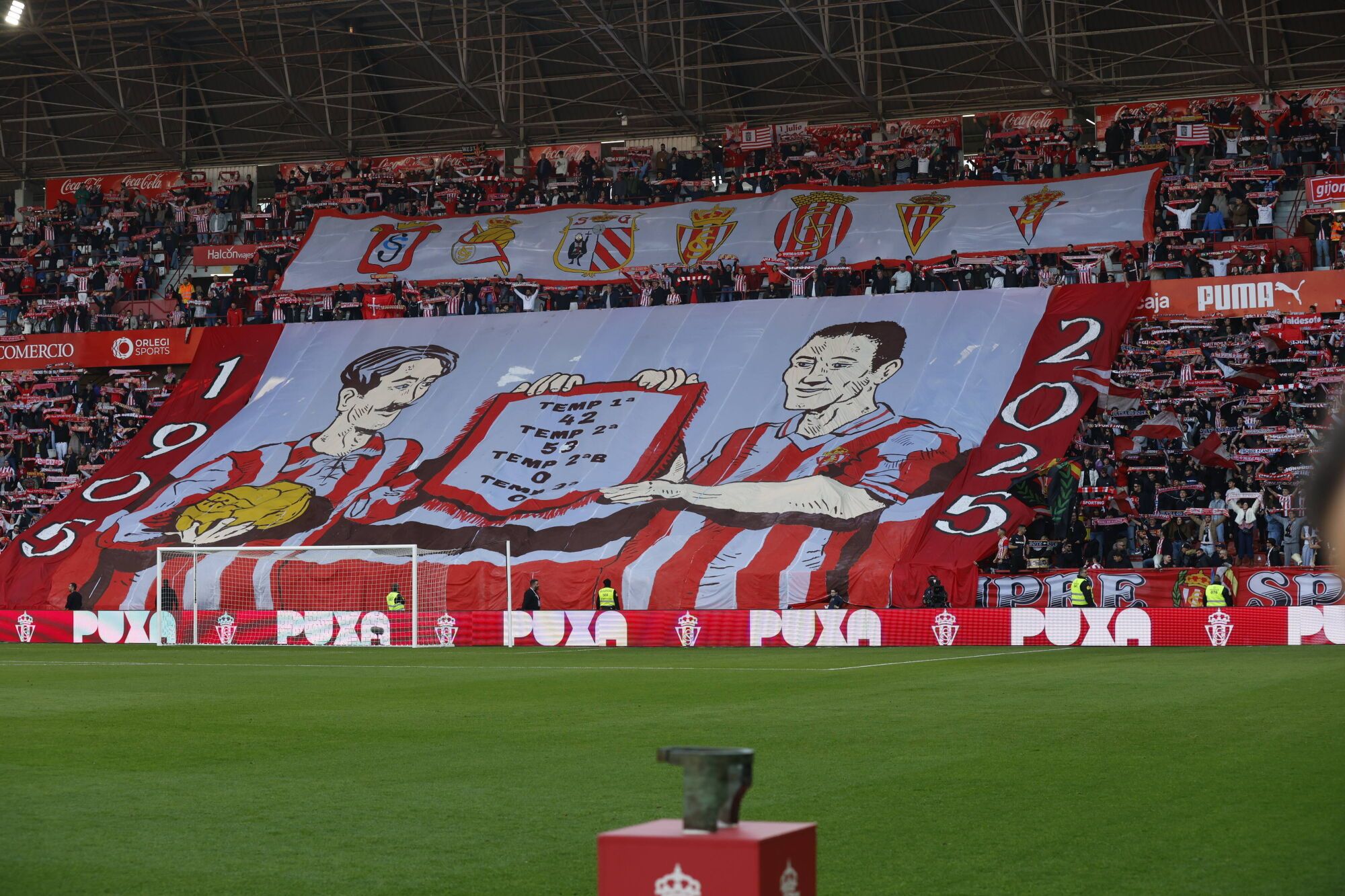 EN IMÁGENES: Gran victoria del Sporting contra el Granada en El Molinón