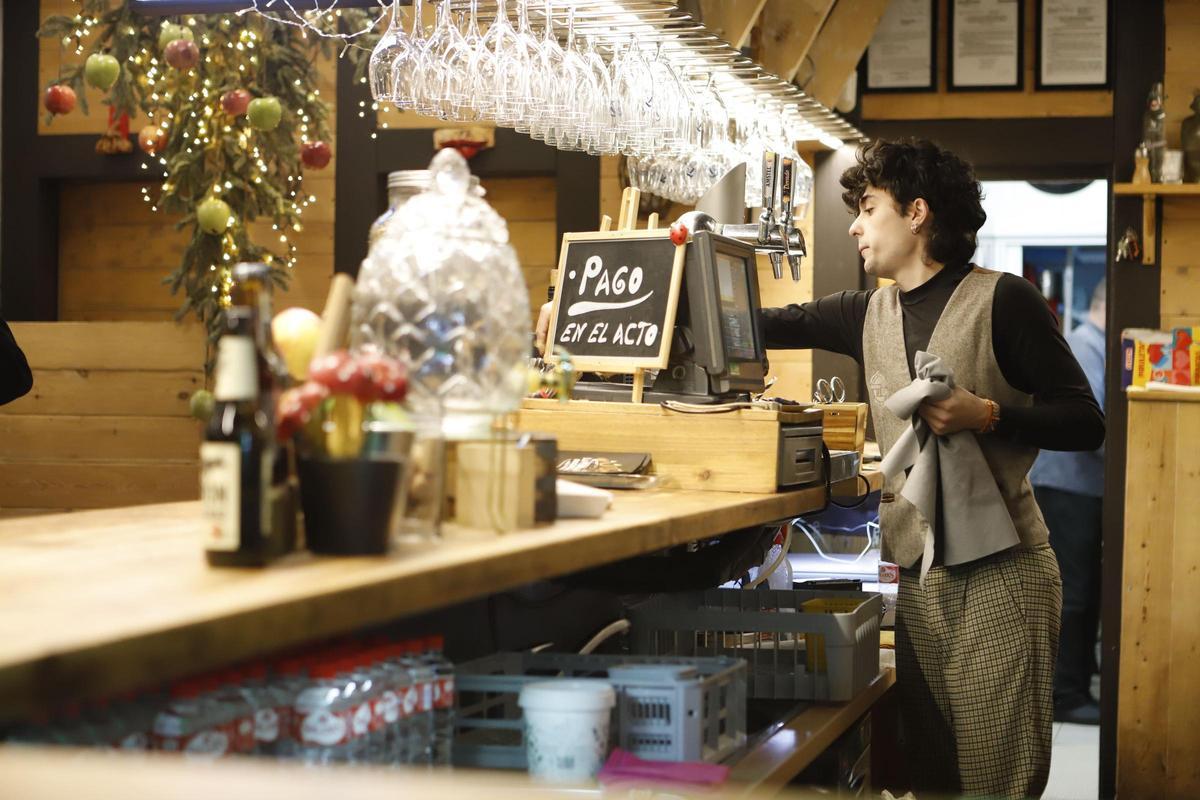 En imágenes | Así es La Piedra 64, el restaurante con los bocadillos más originales de Zaragoza