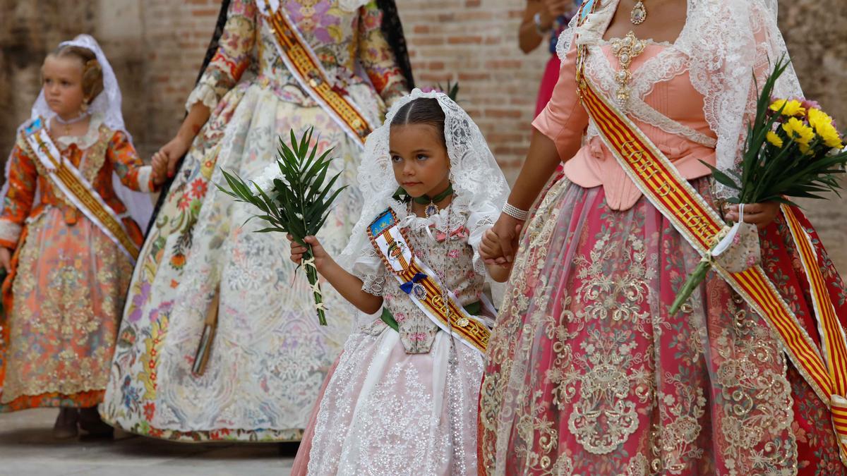 Búscate en el segundo día de Ofrenda por las calles del Mar y Avellanas (entre las 11.00 y 12.00 horas)