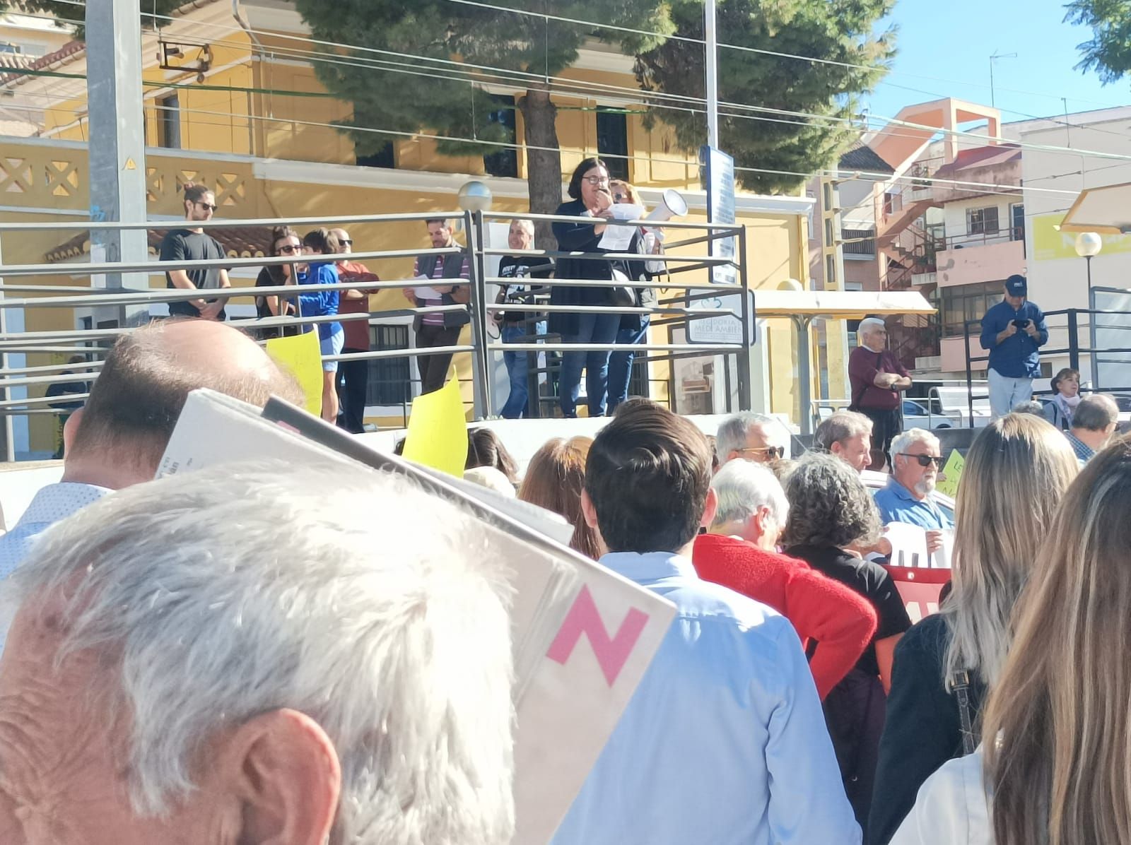 Manifestación por unas aceras accesibles en La Canyada