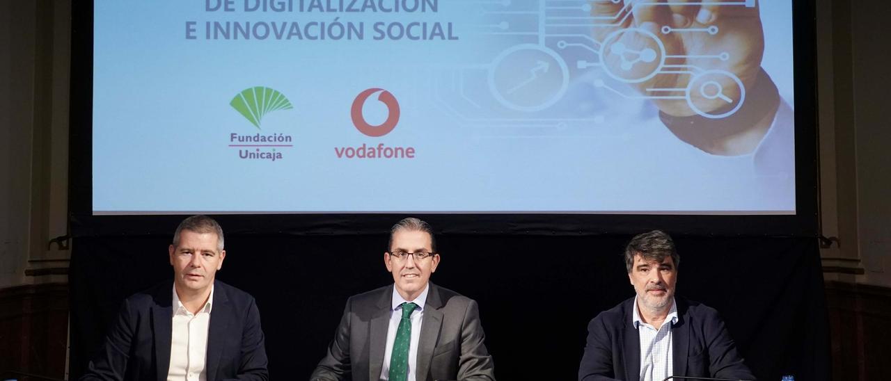 La Fundación Unicaja y Vodafone se alían para digitalizar sus fondos artísticos y crear un gran museo virtual