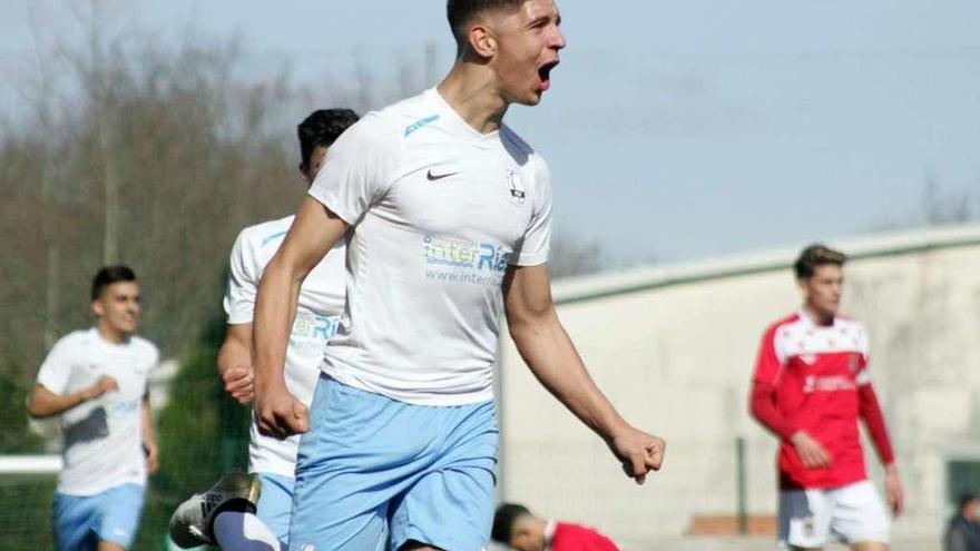 Pedro celebra el primer tanto de Galicia Sub-18 en su partido contra Madrid. // Bernabé/Luismy