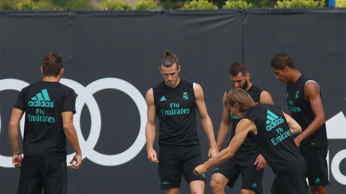 Gareth Bale, Keylor Navas junto a sus compañeros durante el entrenamiento del Real Madrid en las instalaciones de la Universidad de California Los Ángeles (UCLA)